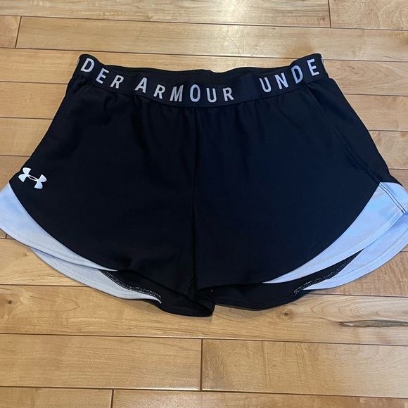 Under Armour shorts with pockets - Picture 1 of 3
